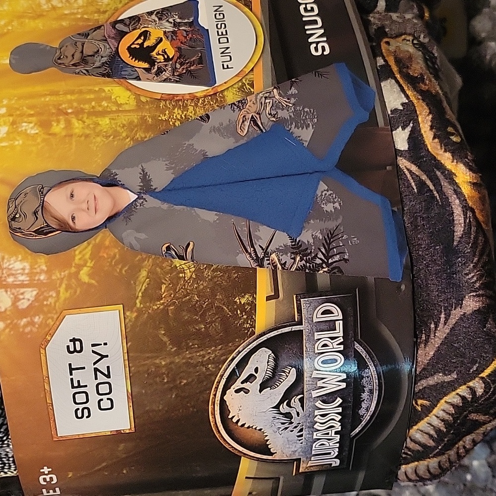 Jurassic World Snuggle Wrap